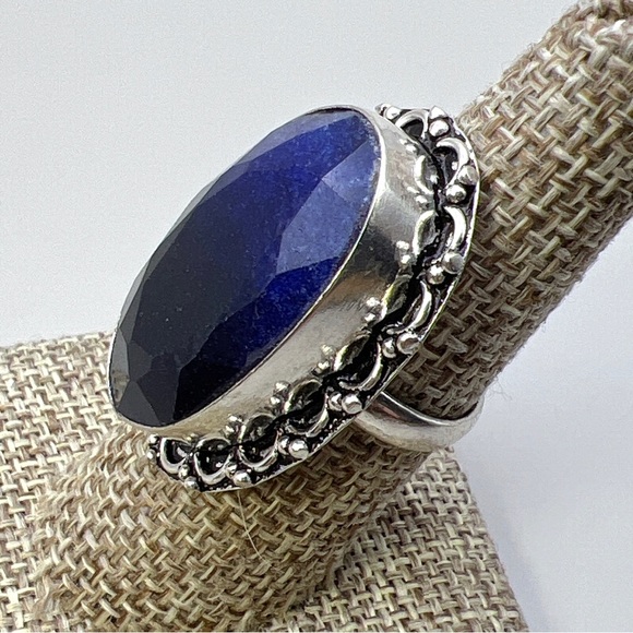 New Enhanced Faceted Blue Sapphire Stone Crystal Silver Overlay Ring Size 7 - Picture 8 of 8